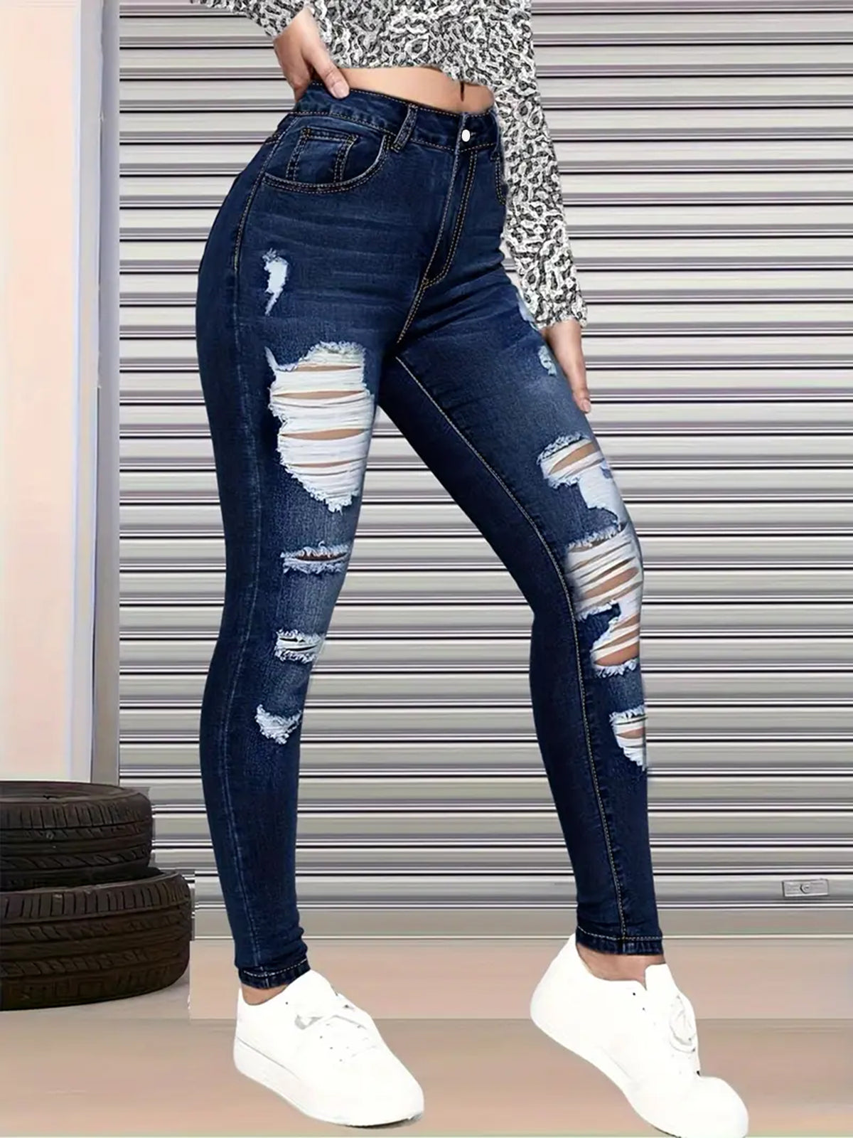 Women's High Waisted Ripped Tight Fitting Jeans