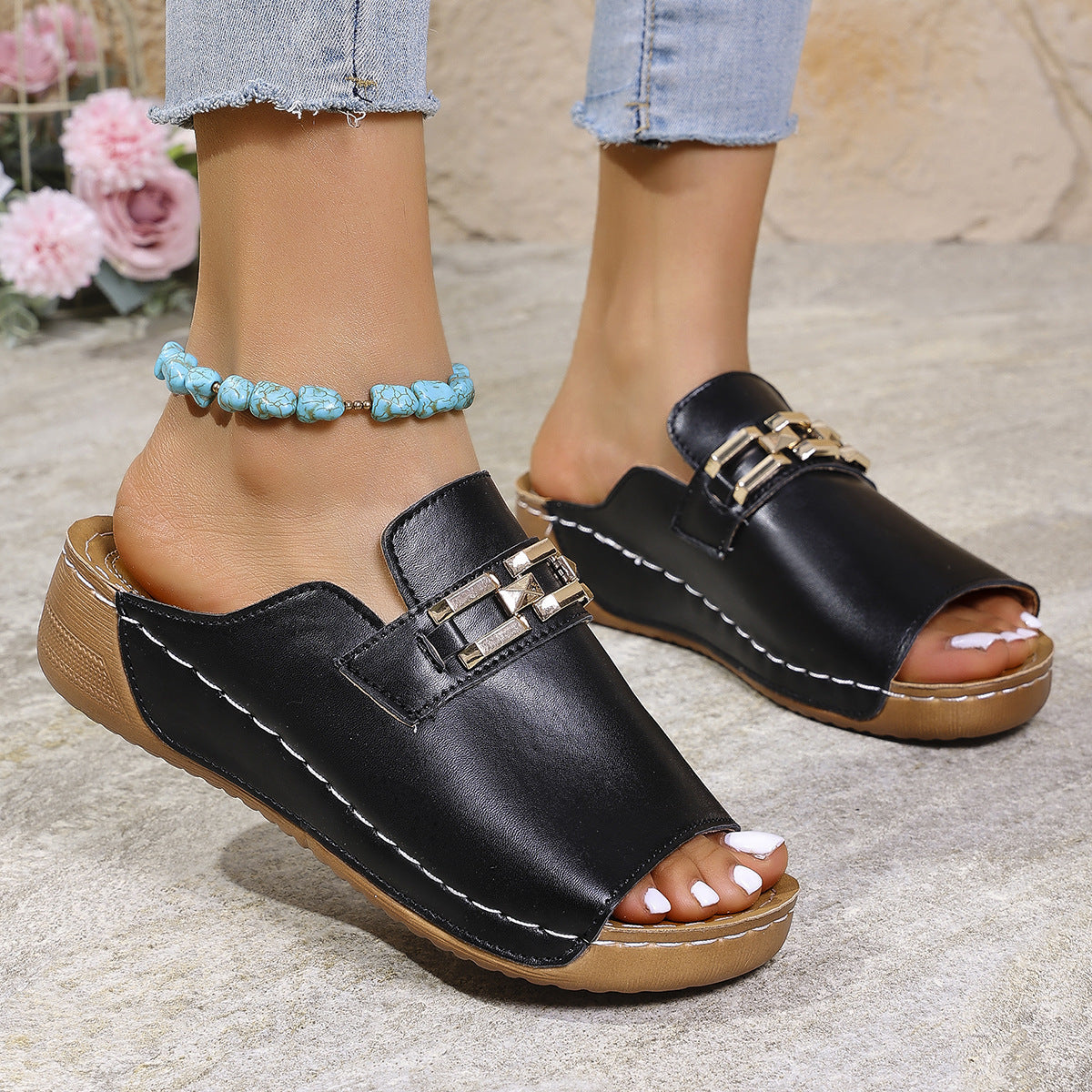 Women's Open-Toe Sandal Slippers With Metal Accessories