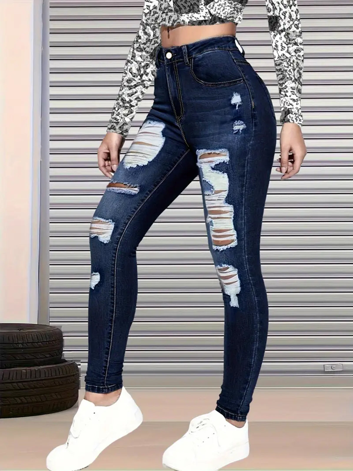 Women's High Waisted Ripped Tight Fitting Jeans